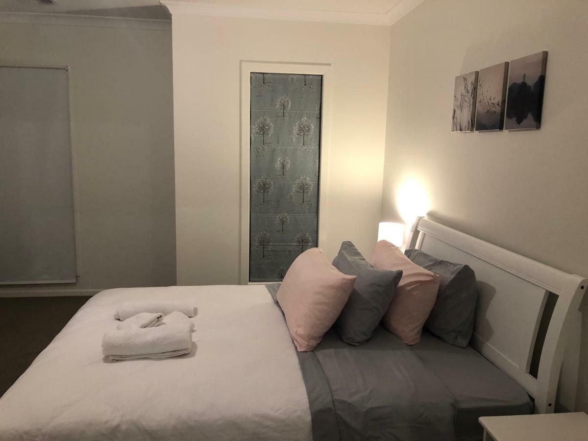 Apple House Tarneit North Appartement Buitenkant foto