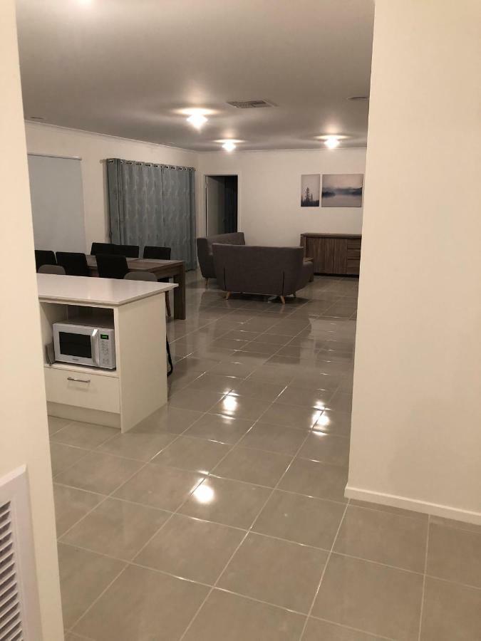 Apple House Tarneit North Appartement Buitenkant foto